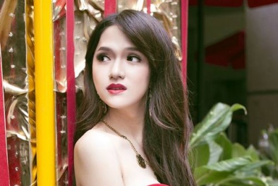 Hương Giang Idol đẹp rực rỡ đón Noel 